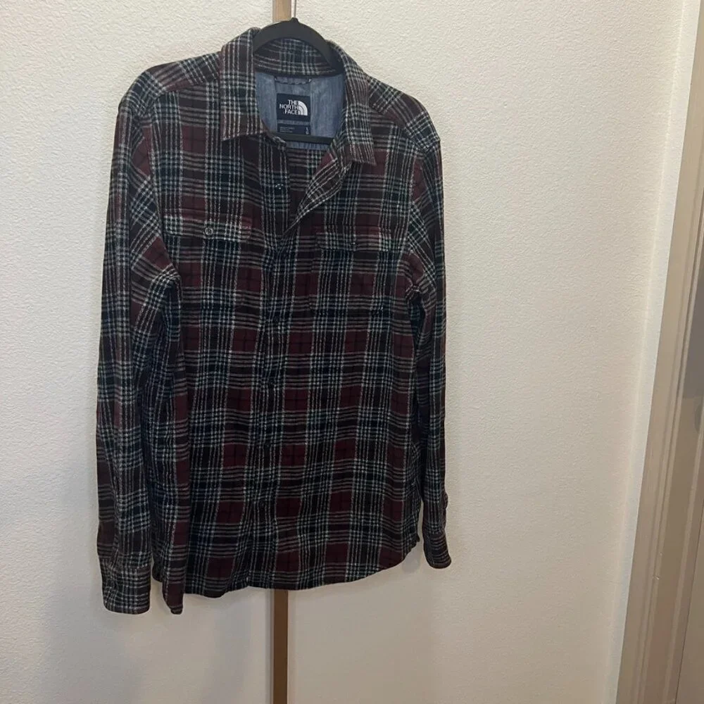 The North Face flannel long-sleeve Red Black White Grey Size Large